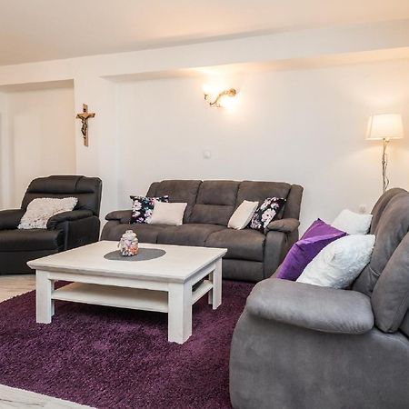 Holiday Home Tower With Private Pool, Sauna And Quads Smilcic Exteriér fotografie