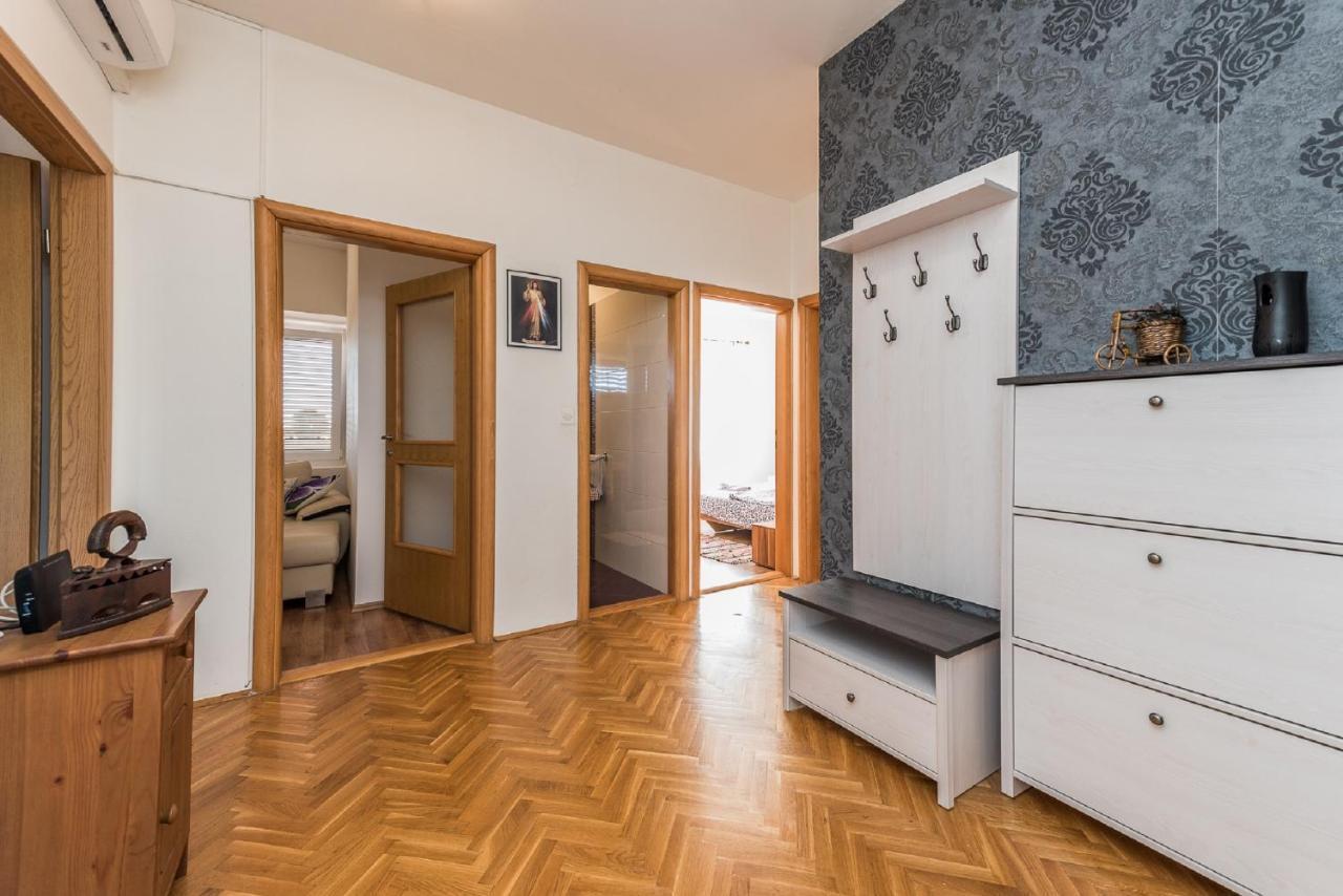 Holiday Home Tower With Private Pool, Sauna And Quads Smilcic Exteriér fotografie