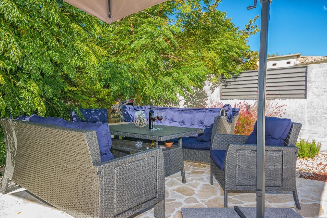 Holiday Home Tower With Private Pool, Sauna And Quads Smilcic Exteriér fotografie