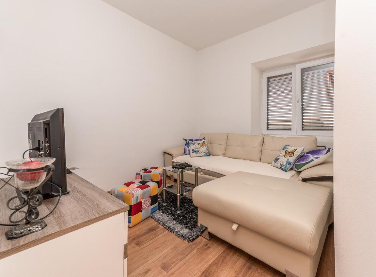Holiday Home Tower With Private Pool, Sauna And Quads Smilcic Exteriér fotografie