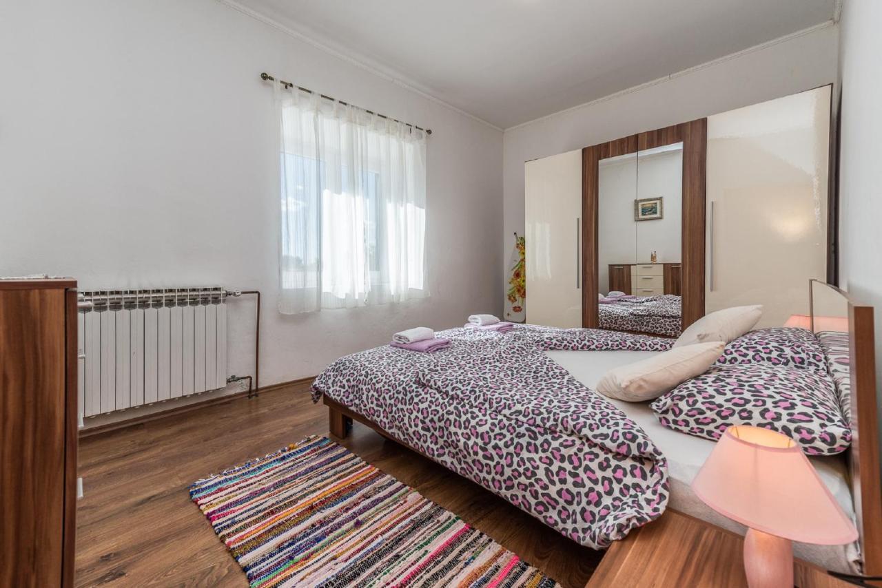 Holiday Home Tower With Private Pool, Sauna And Quads Smilcic Exteriér fotografie